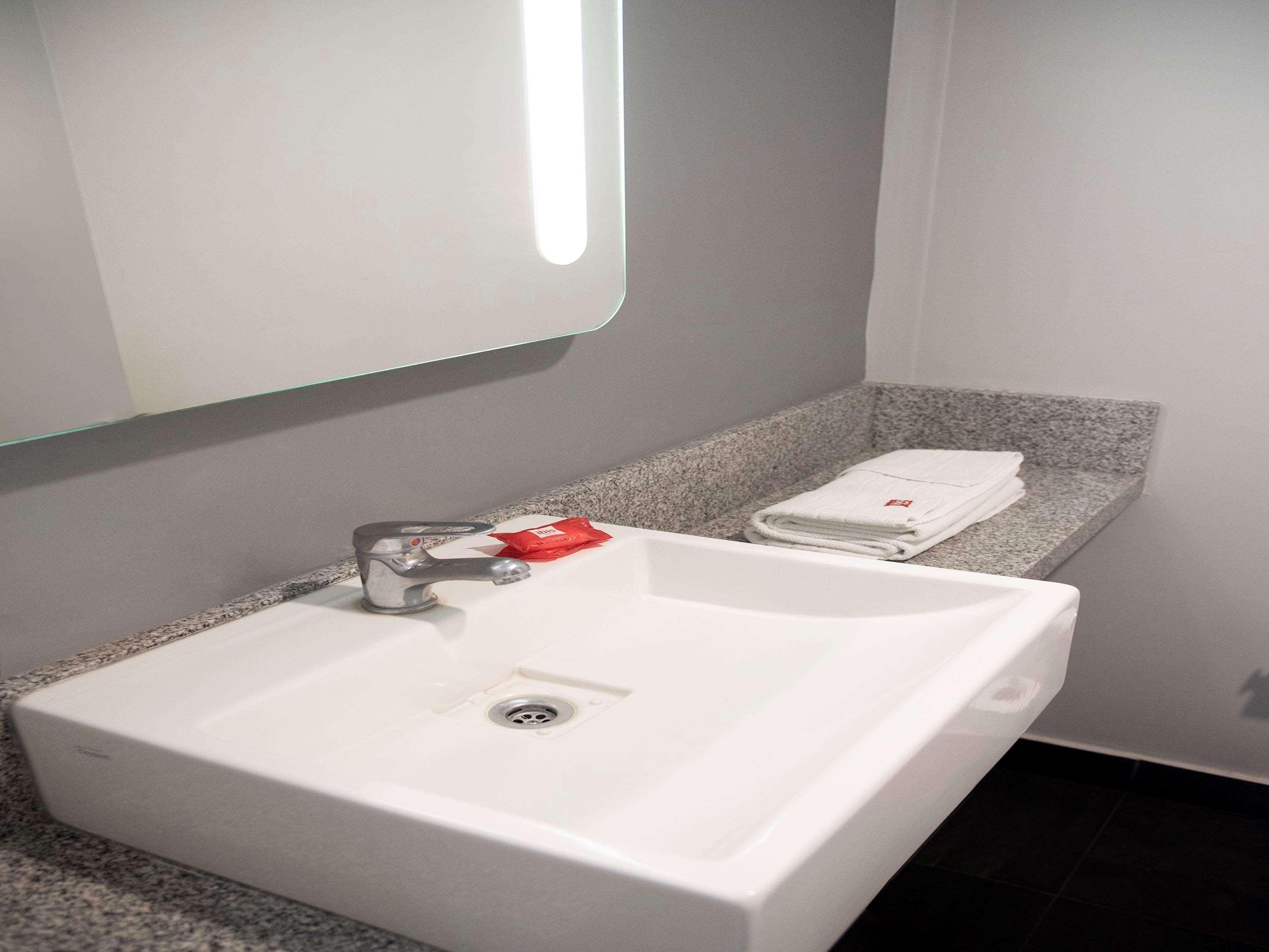 Hotel Ibis Pilar 3*