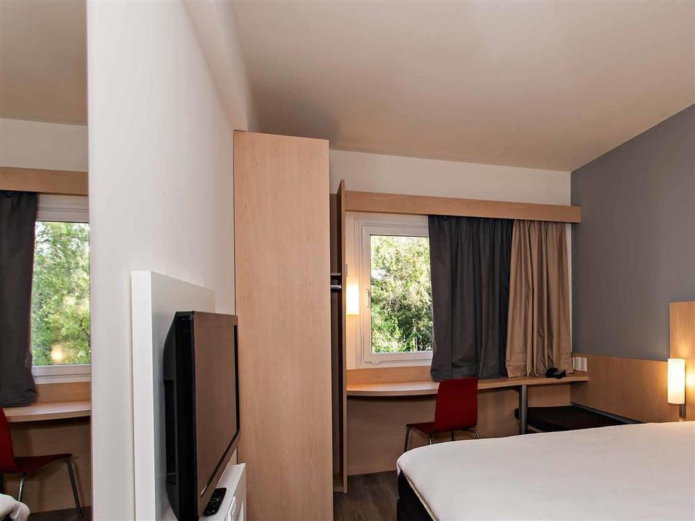 Ibis Pilar 3*